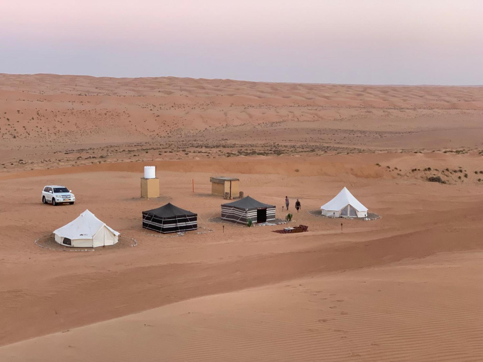 Luxe tent Thousand Stars Desert Camp Badīyah