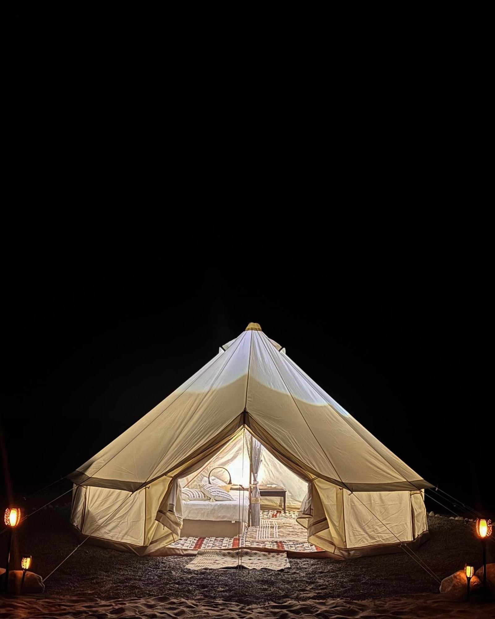 Luxe tent Thousand Stars Desert Camp